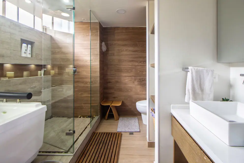 Foto ilustrasi: kamar mandi dengan shower kaca